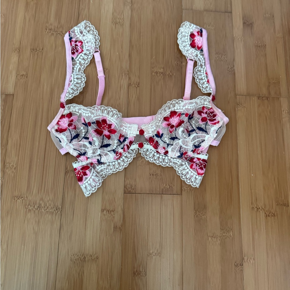 For love and lemons lace bralette worn once!